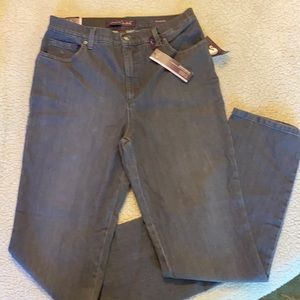 Gloria Vanderbilt “Amanda” Jeans size 10 Average / Tapered Leg / Classic Rise